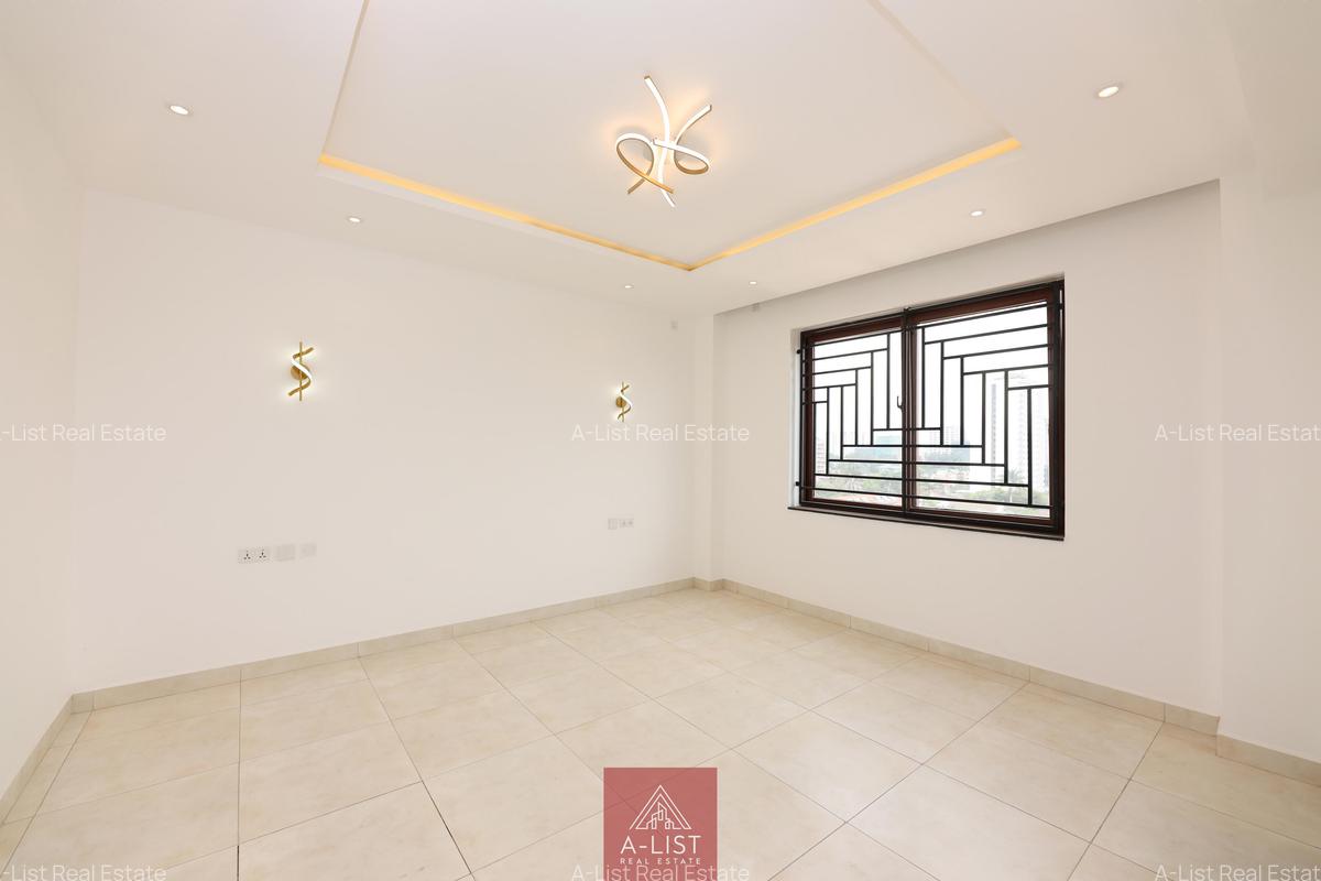 4 Bed Apartment with En Suite at 2Nd Avenue - 7