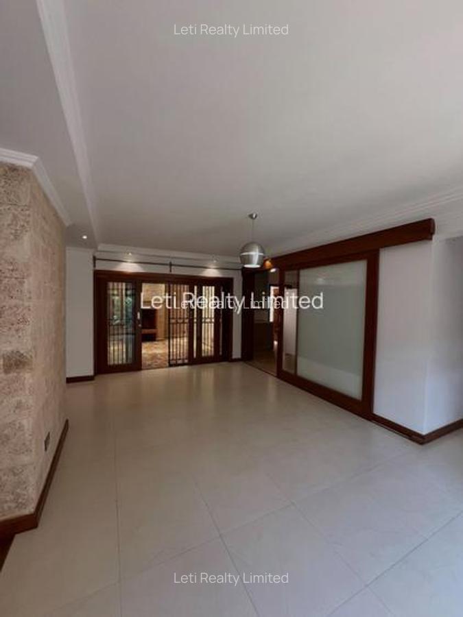 5 Bed Townhouse with En Suite in Lavington - 4
