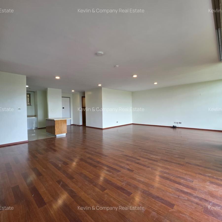 3 Bed Apartment with En Suite in Parklands - 12