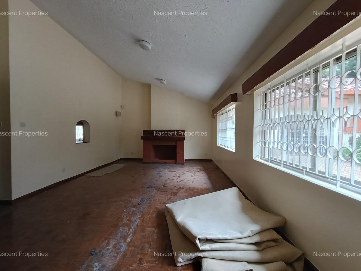 6 Bed House with En Suite in Nyari - 14