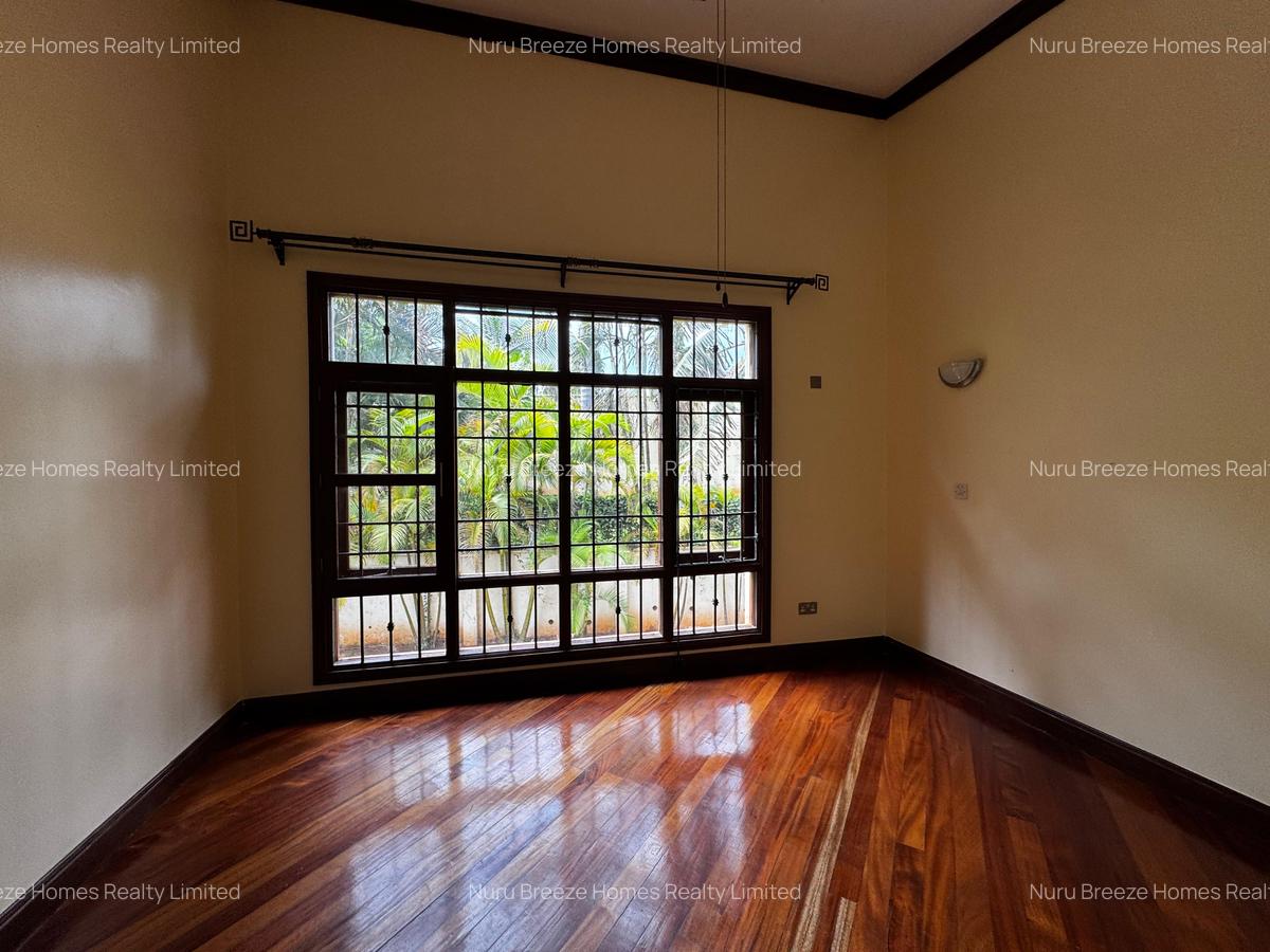 3 Bed Townhouse with En Suite in Hill View - 7