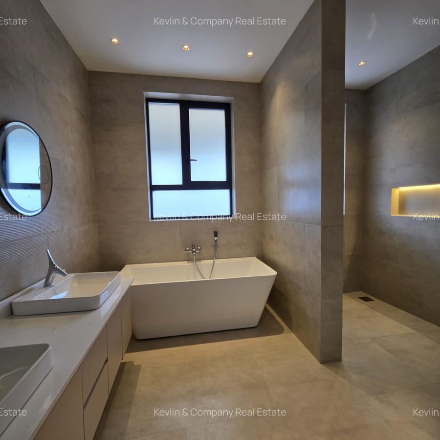 5 Bed Villa with En Suite in Lavington - 9