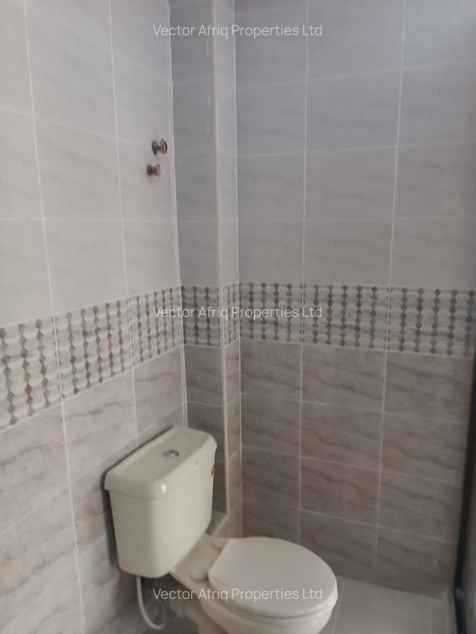 5 Bed Townhouse with En Suite at Acacia - 6