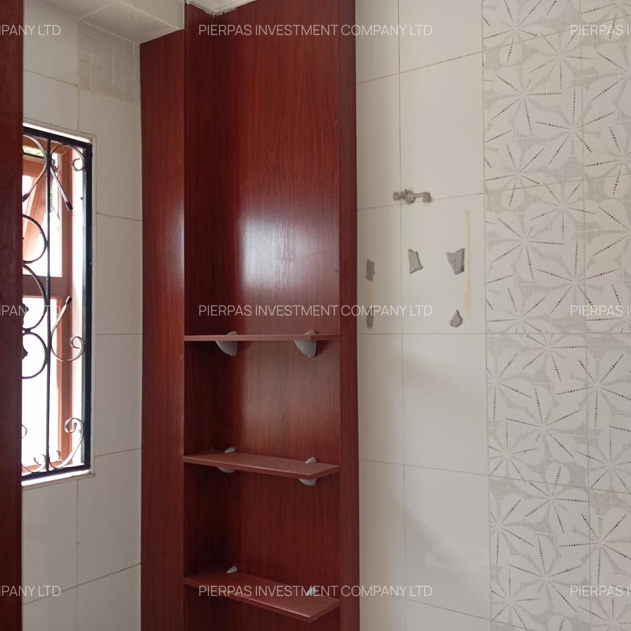 5 Bed Townhouse with En Suite in Lavington - 19