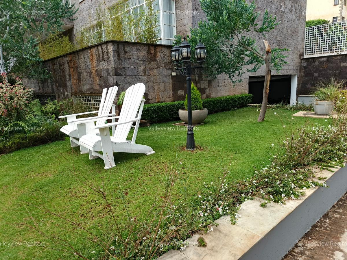 3 Bed Apartment with En Suite at Lavington - 13