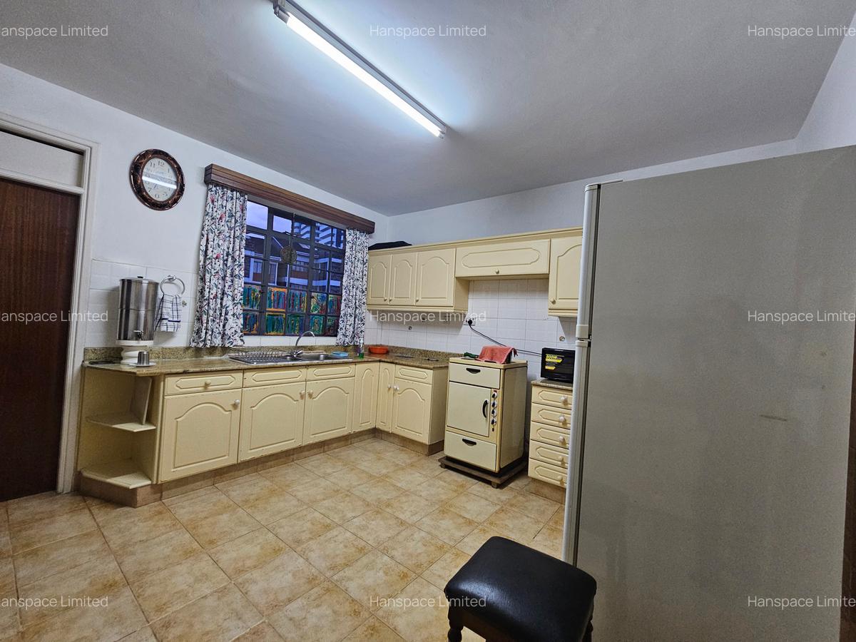 3 Bed Apartment with En Suite in Kileleshwa - 3