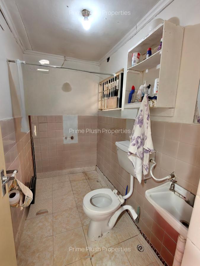 3 Bed House with Garden in Donholm - 9