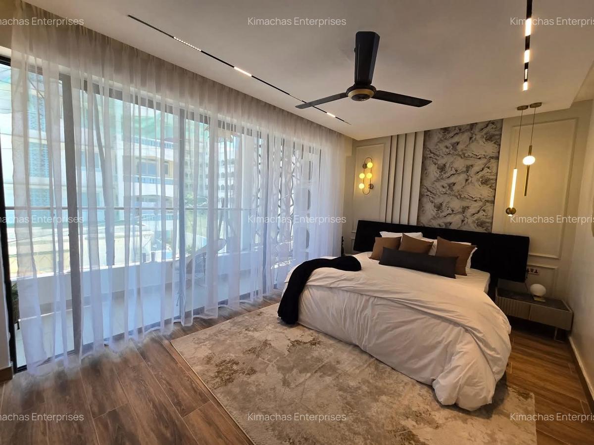 3 Bed Apartment with En Suite at Links Road - 16