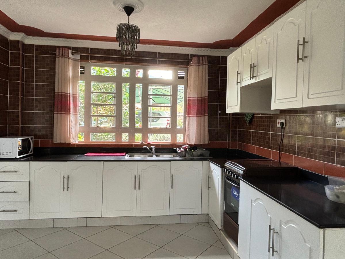 Serviced 2 Bed Apartment with En Suite in Runda - 14