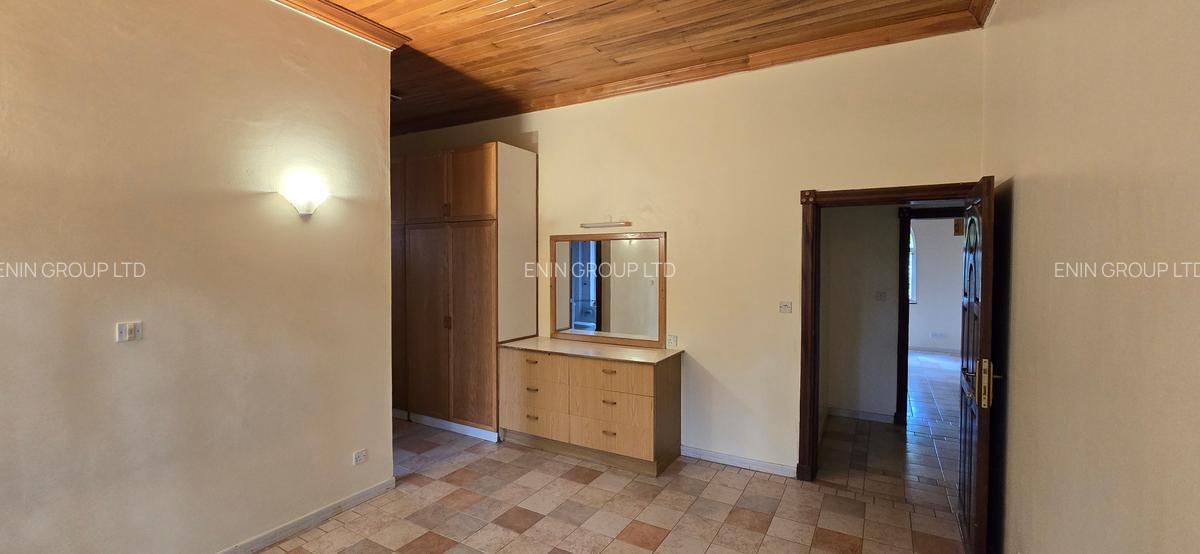 4 Bed House with En Suite at Hillview Rise Off Lower Kabete Rd - 16
