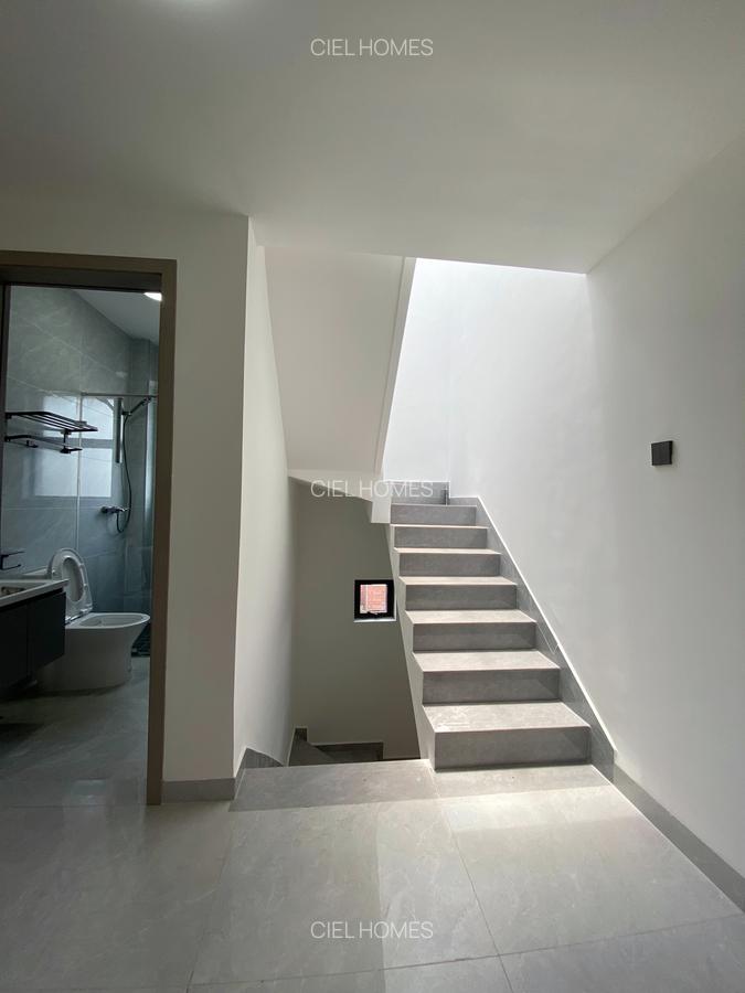 4 Bed Apartment with En Suite at Chania Avenue - 14