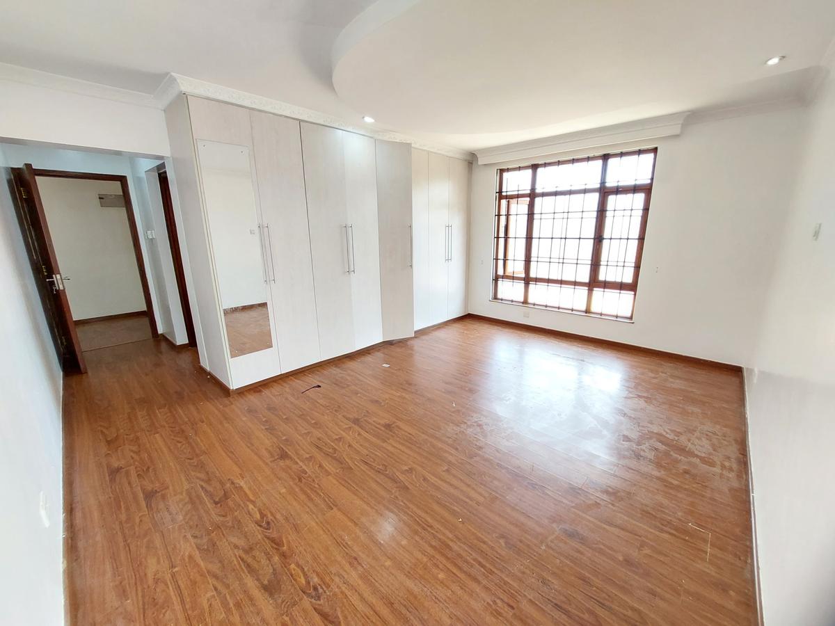 4 Bed House with En Suite in Runda - 15
