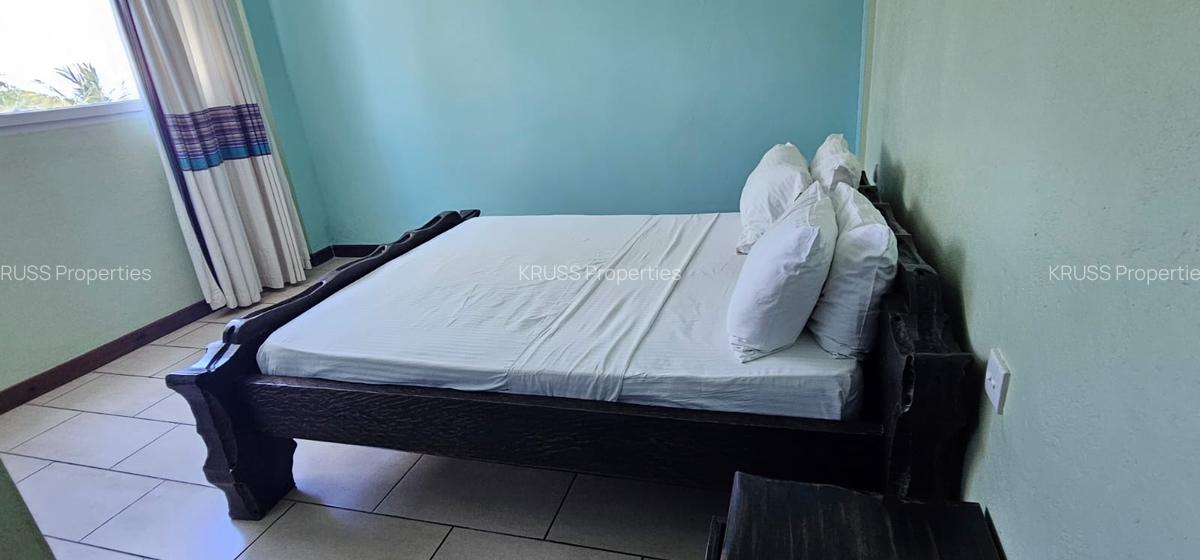 3 Bed Apartment with En Suite at As1684 - 6