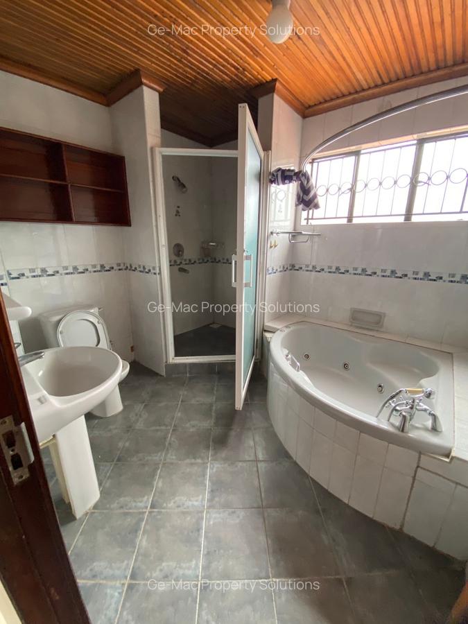 5 Bed House with En Suite in Runda - 19