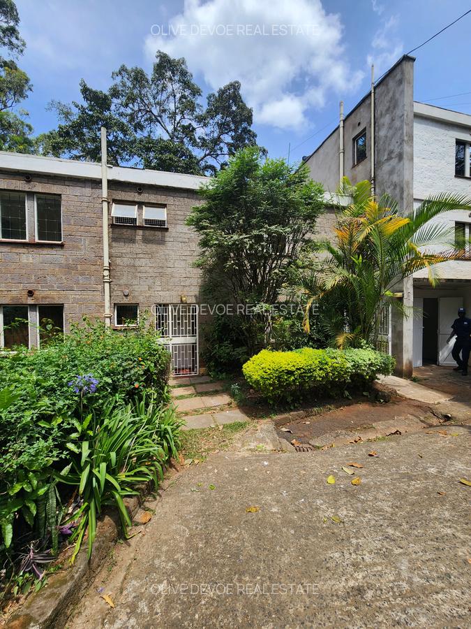 3 Bed Apartment with En Suite in Parklands - 1