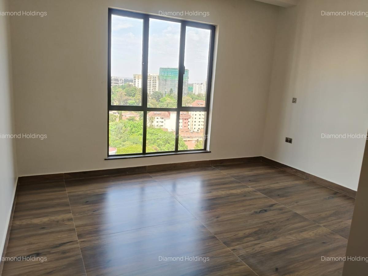 1 Bed Apartment with En Suite at Brookside - 8