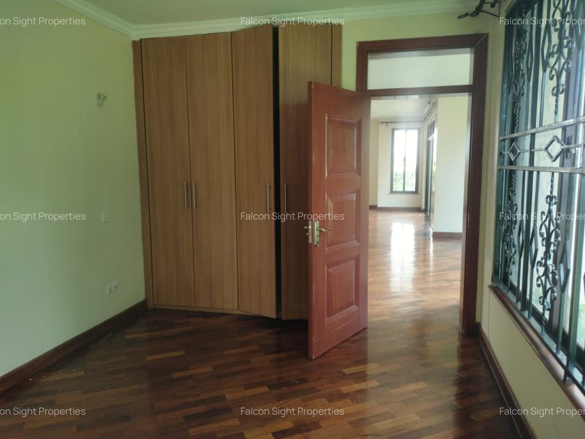 4 Bed Townhouse with Swimming Pool at Few Minute Drive To Braeburn School - 6