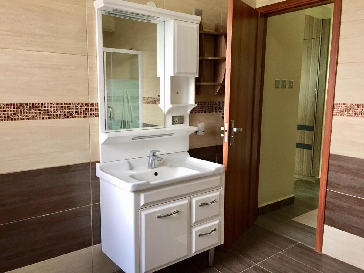 3 Bed Apartment with En Suite in Kilimani - 15