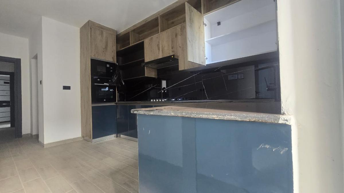 2 Bed Apartment with En Suite in Lavington - 13