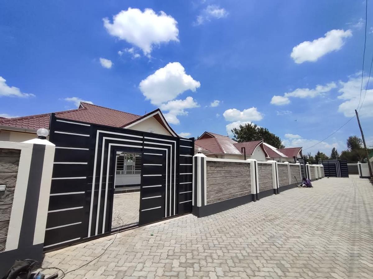 3 Bed House with En Suite at Near Daykio Estate - 1