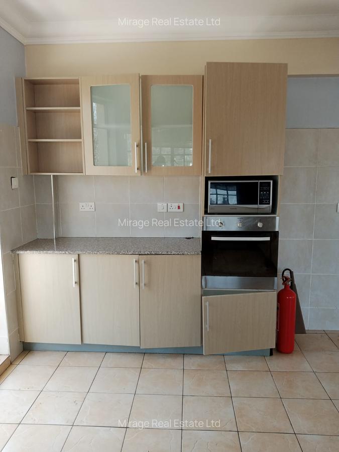 2 Bed Apartment with En Suite in Kilimani - 3