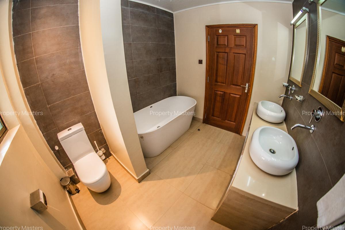 Serviced 2 Bed Apartment with En Suite at Vanga Road - 5