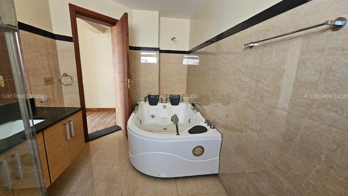 4 Bed Apartment with En Suite at Vihiga Road - 15