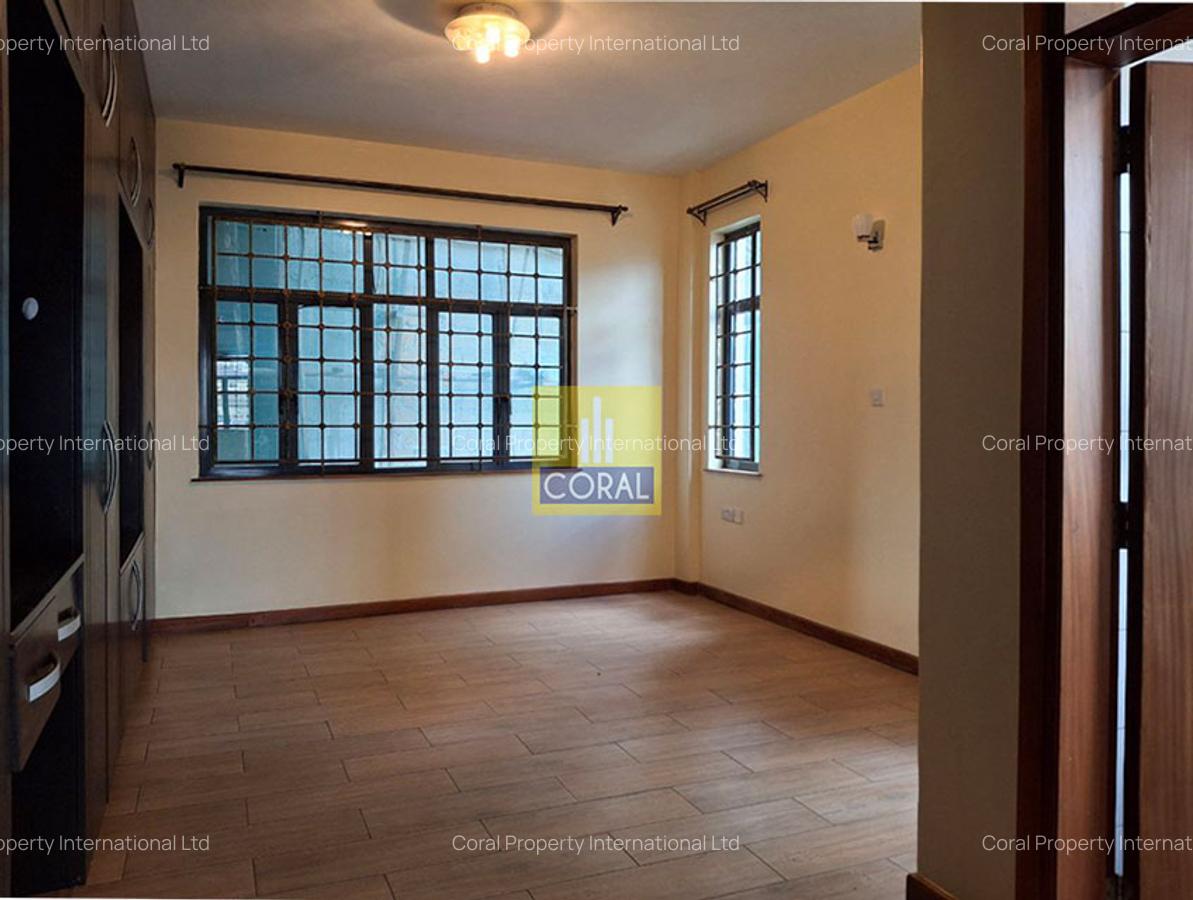 3 Bed Apartment with Lift in Parklands - 11