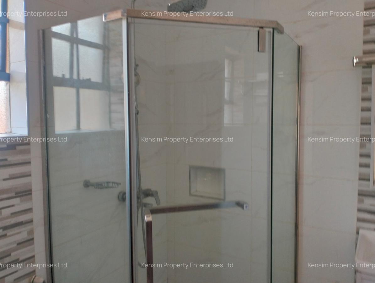 4 Bed Townhouse with En Suite in Lavington - 17