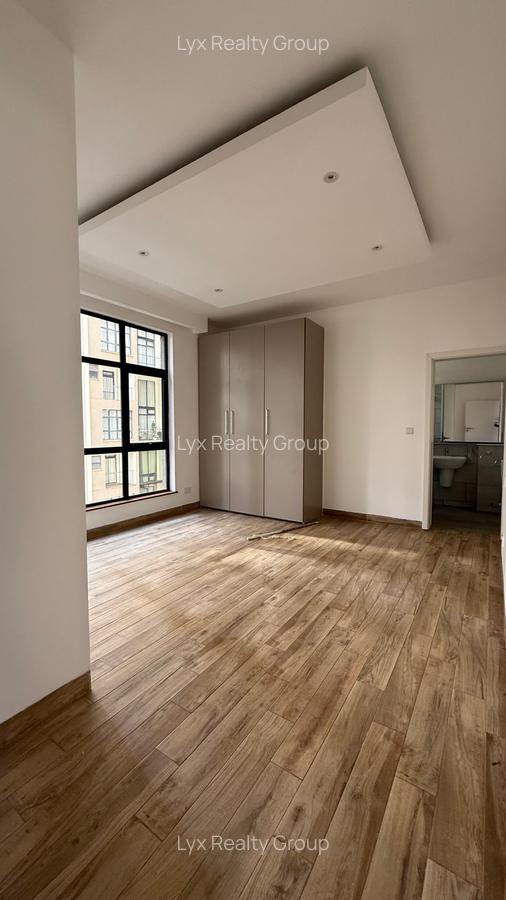 4 Bed Apartment with En Suite in Riverside - 4