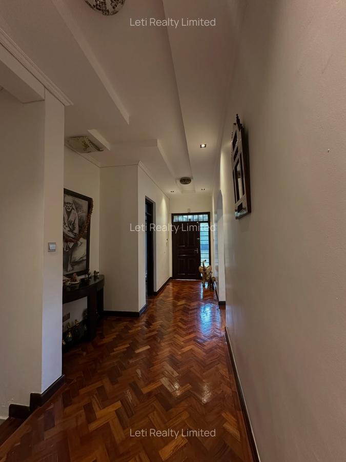 5 Bed Townhouse with En Suite in Kitisuru - 12