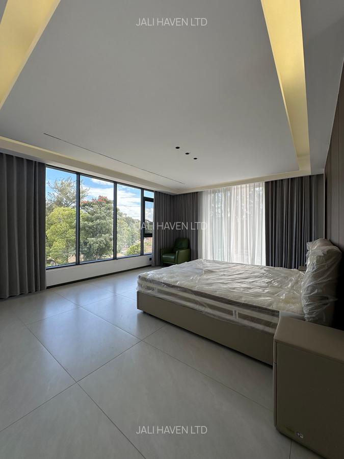 5 Bed Villa with En Suite in Lavington - 15