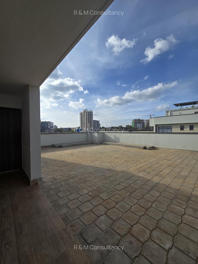 4 Bed House with En Suite at Two Rivers Mall - 16