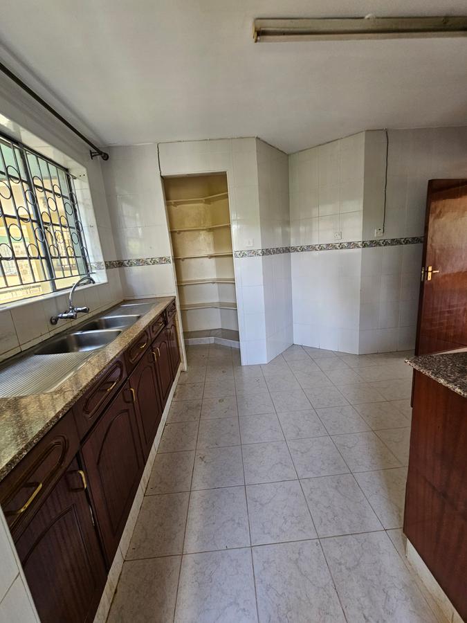 3 Bed Apartment with En Suite at Kilimani - 14