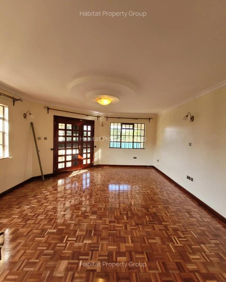 4 Bed Townhouse with En Suite in Lavington - 10