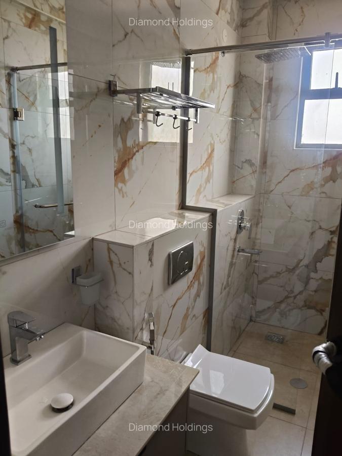 2 Bed Apartment with En Suite at Brookside - 5