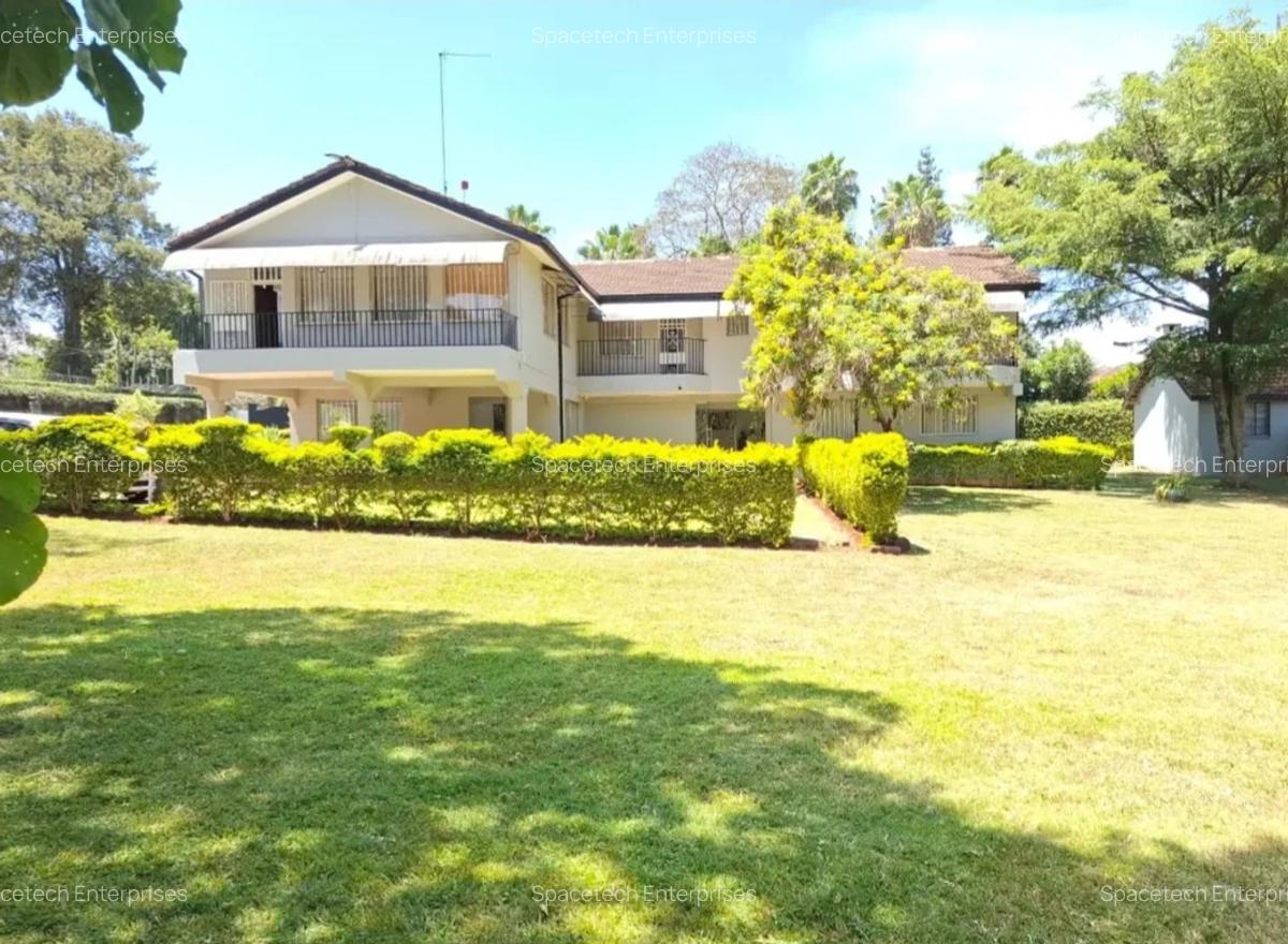 4 Bed House with En Suite in Nyari - 1