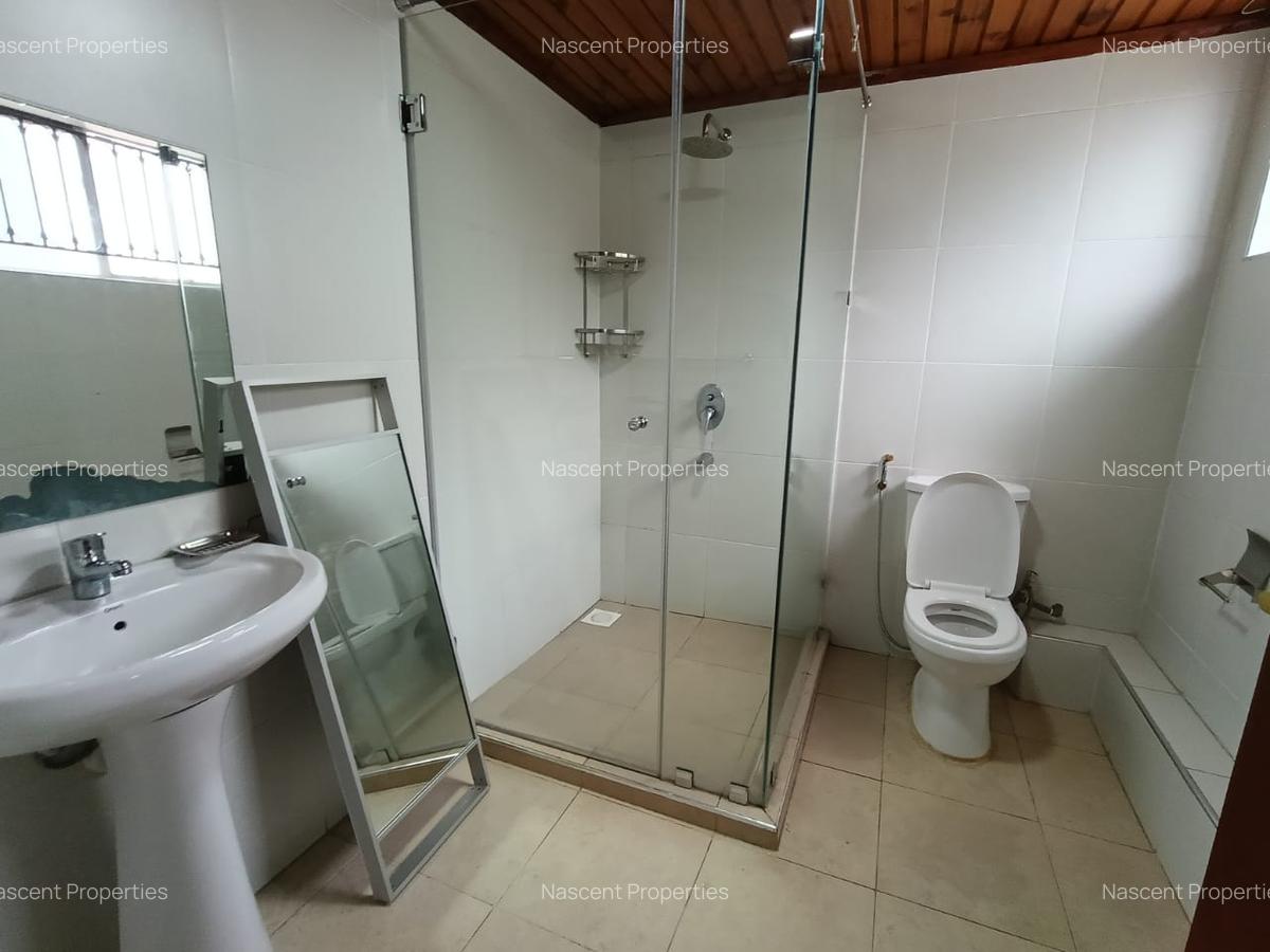 4 Bed House with En Suite in Gigiri - 11