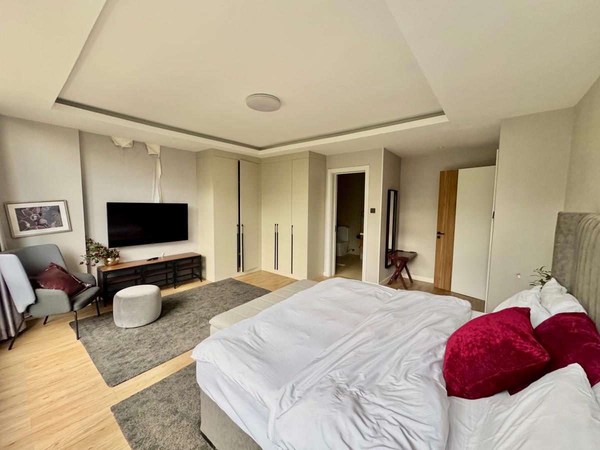 Furnished 2 Bed Apartment with En Suite in Brookside - 8