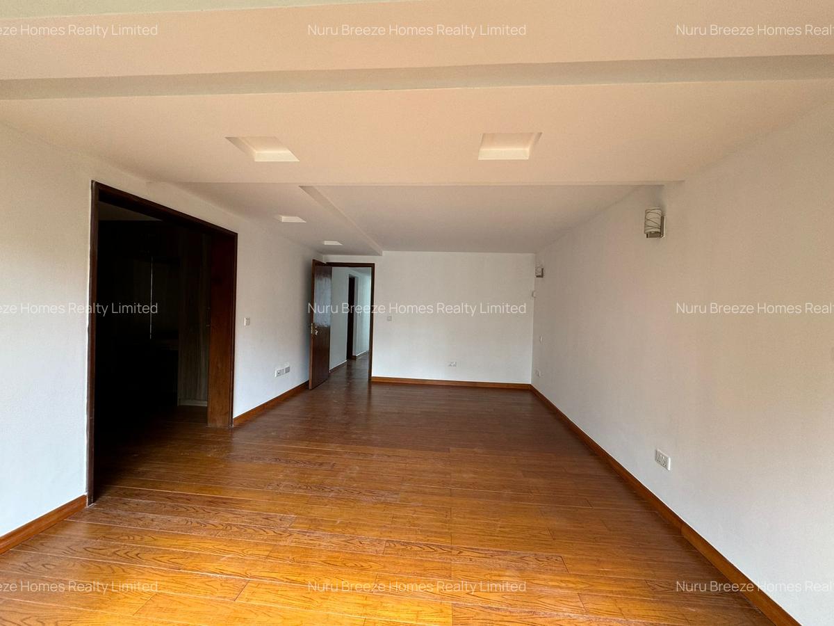 4 Bed Townhouse with En Suite in Kitisuru - 14