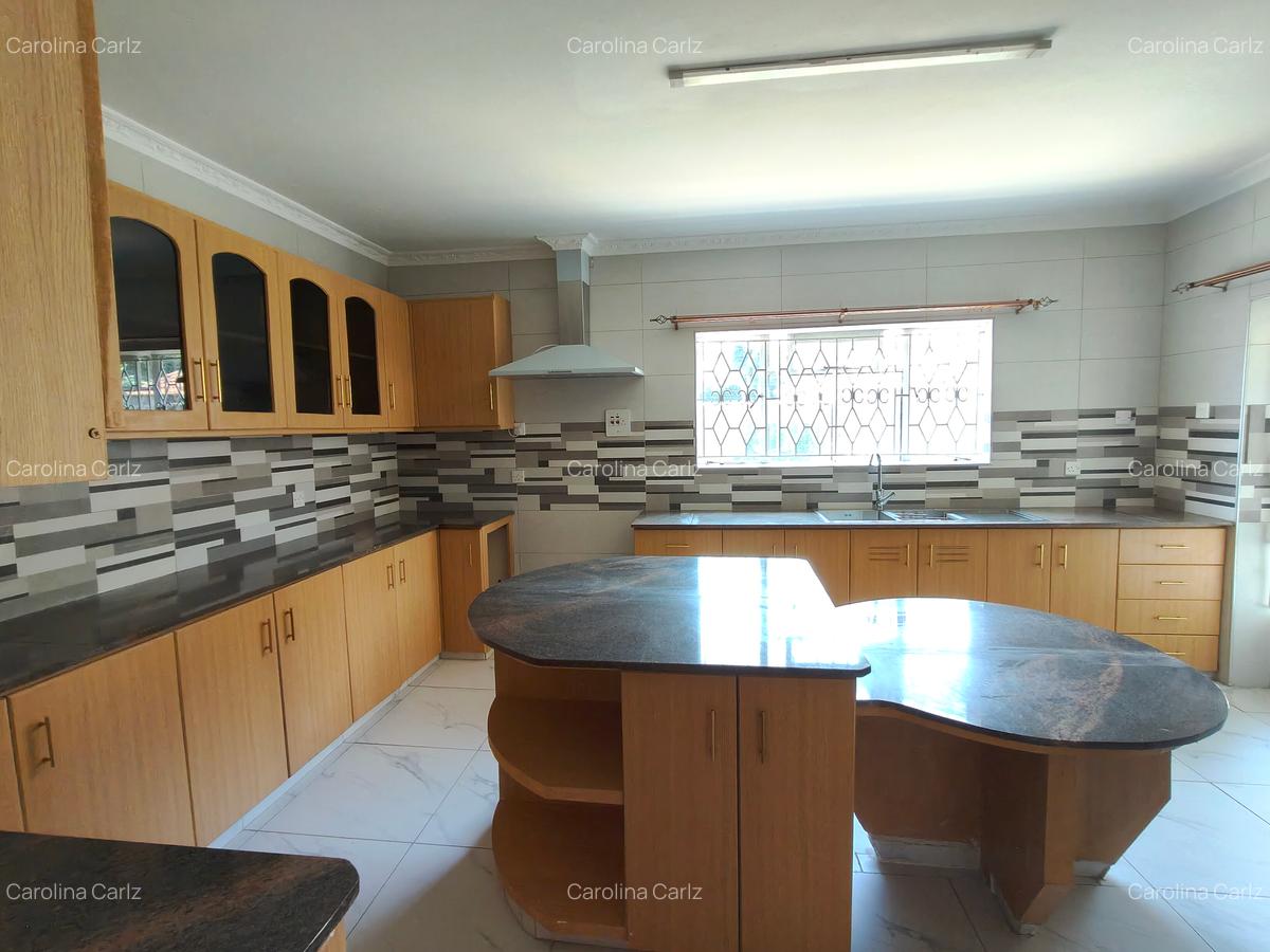 5 Bed Townhouse with En Suite at Loresho - 11