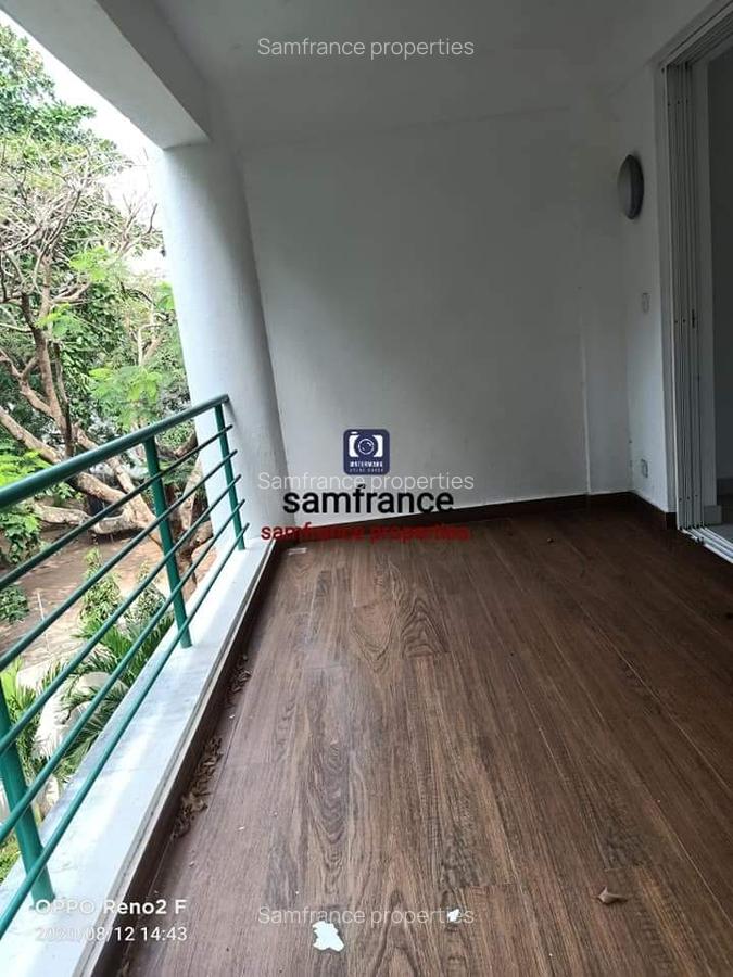 Serviced 4 Bed Apartment with En Suite at Links Road - 12