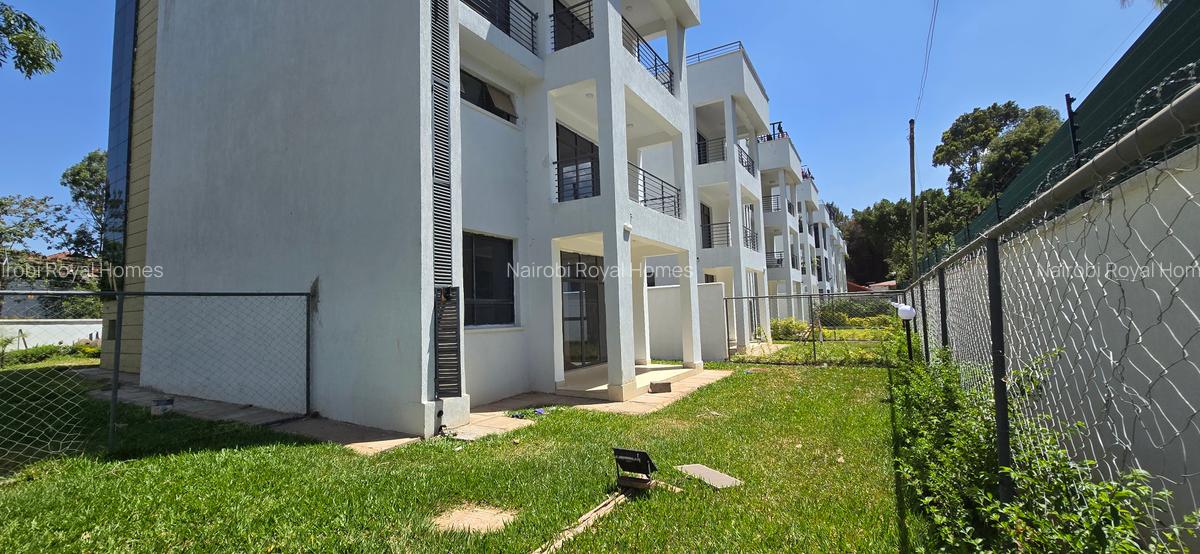 5 Bed Townhouse with En Suite at Lavington Convent - 12