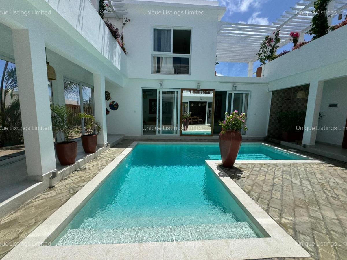 3 Bed Villa with En Suite in Watamu - 2