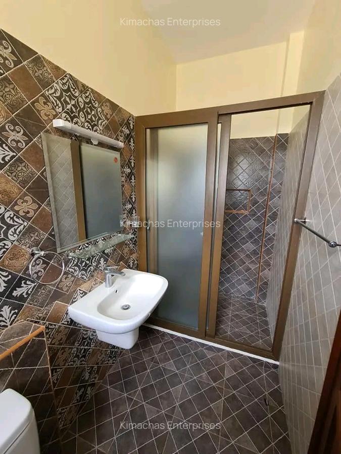 3 Bed Apartment with En Suite at Off Links - 10