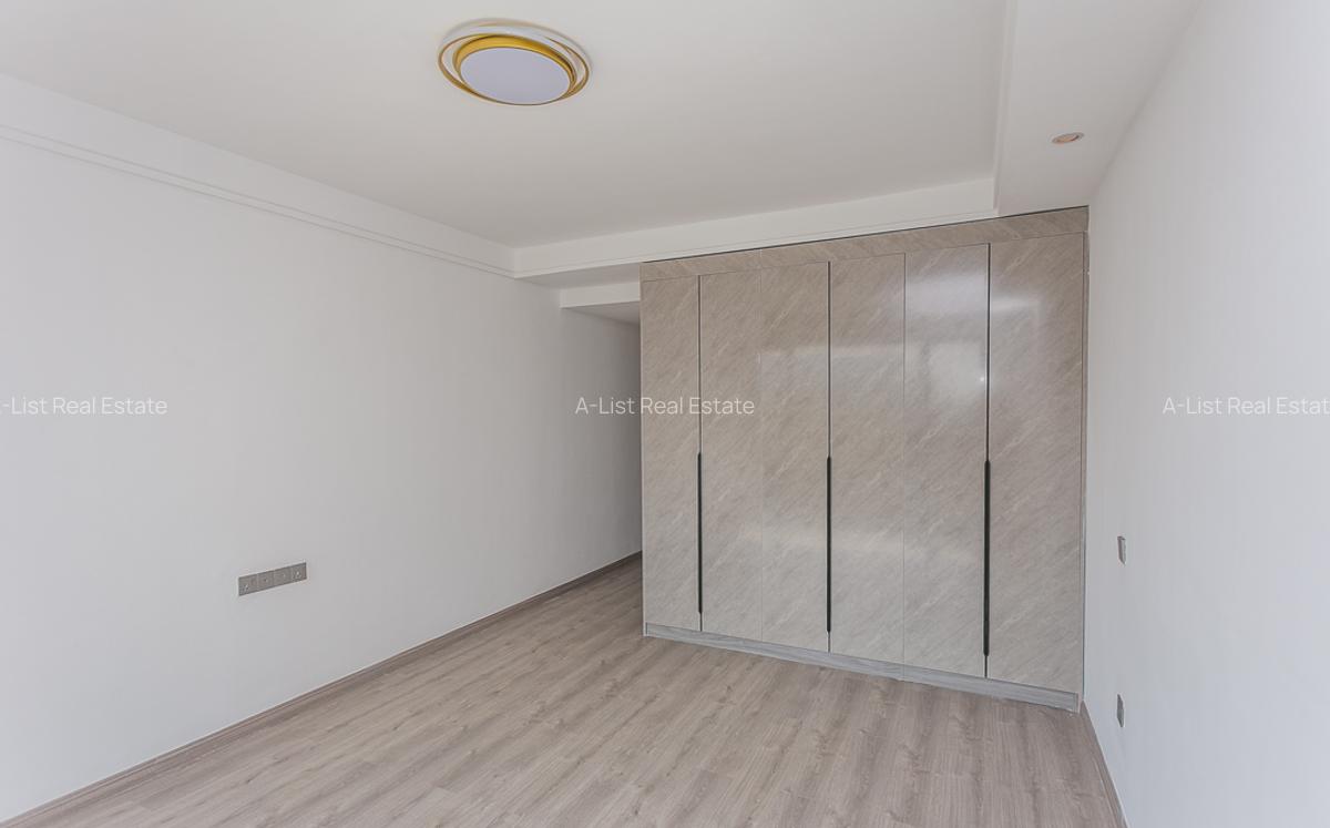 3 Bed Apartment with Swimming Pool at Riverside Drive - 15