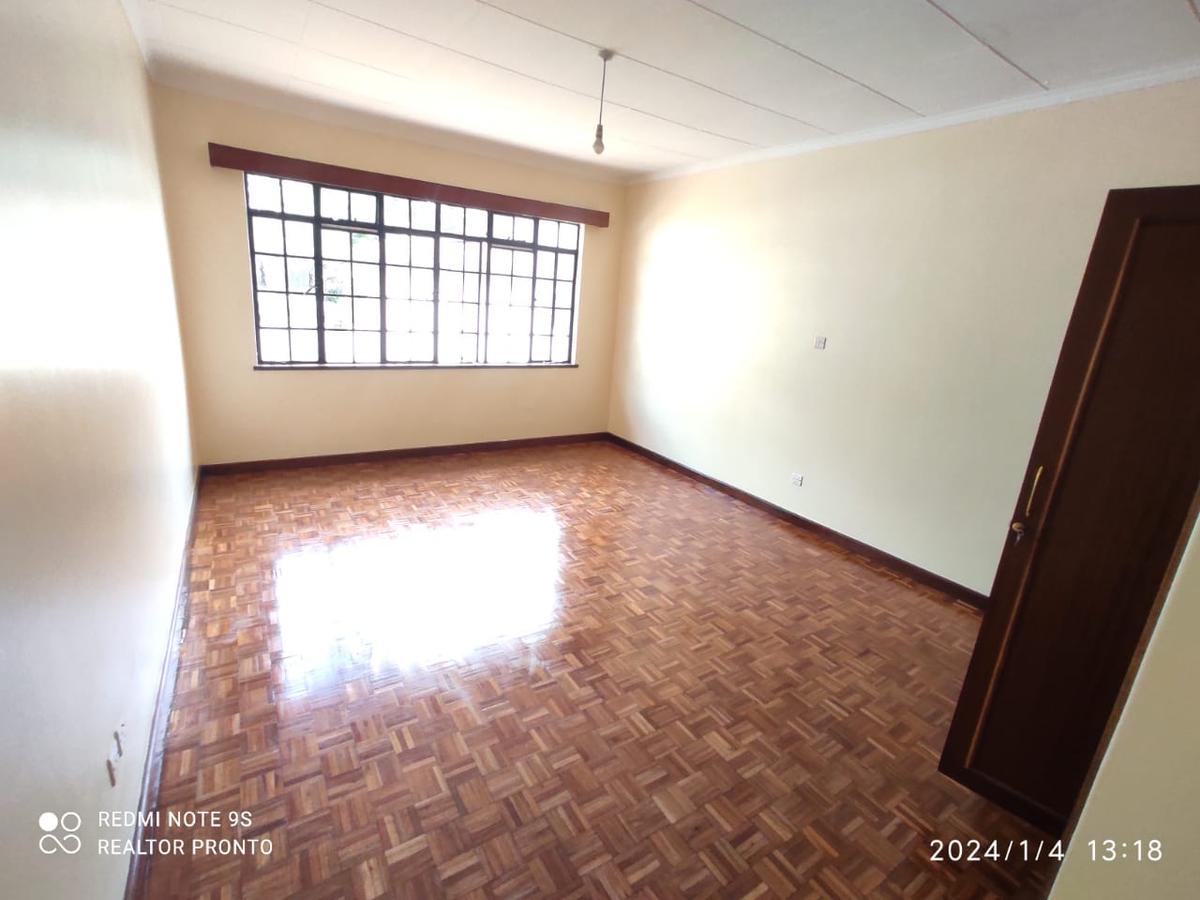 4 Bed Townhouse with En Suite in Lavington - 13