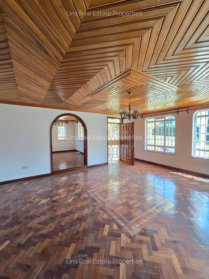 5 Bed House with En Suite in Nyari - 3