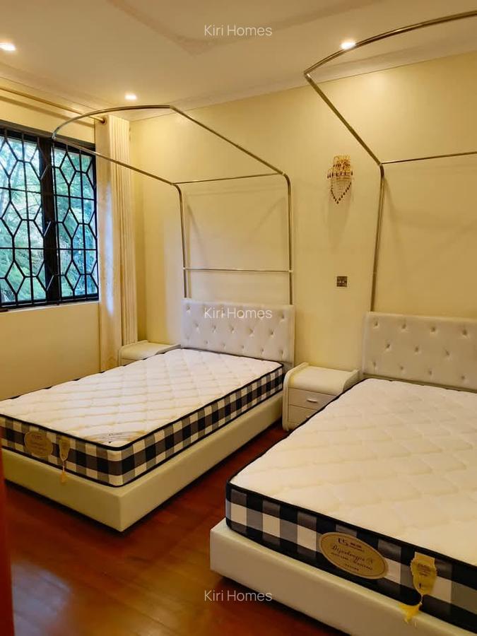 5 Bed Townhouse with En Suite in Gigiri - 15