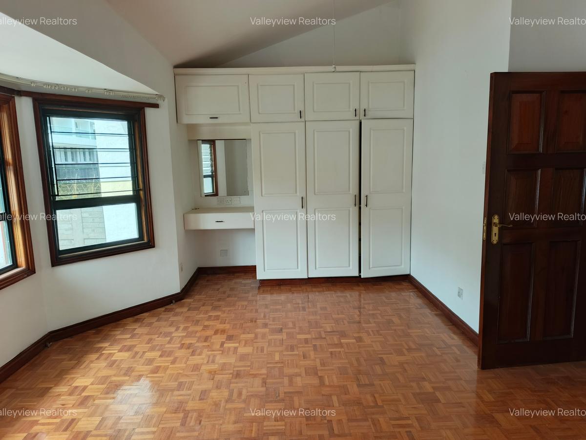 2 Bed Townhouse with En Suite at Kileleshwa - 17